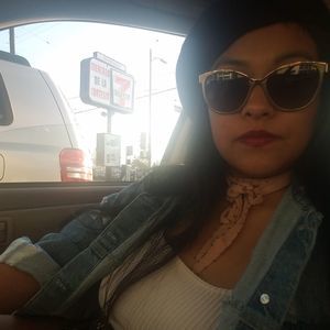 Meet your Posher, Karina